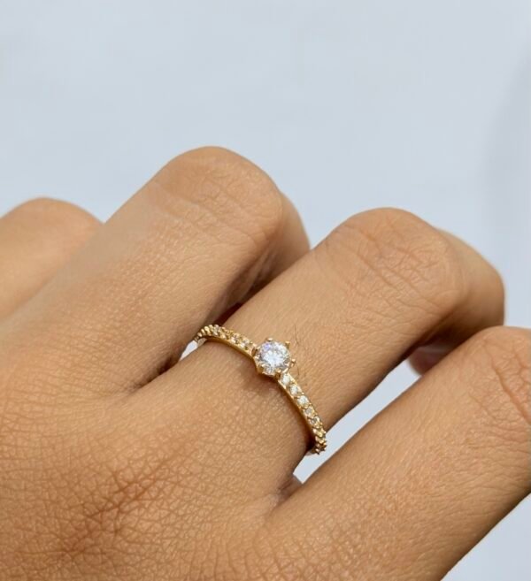 Anillo solitario 1.71gr T7.5