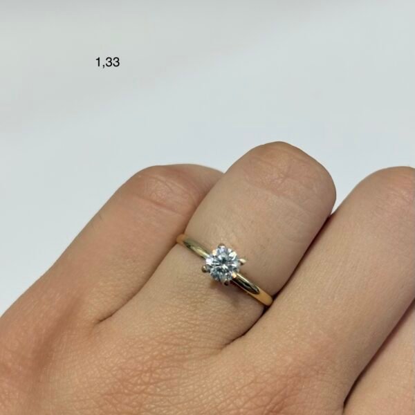 Anillo solitario 1.33gr T6